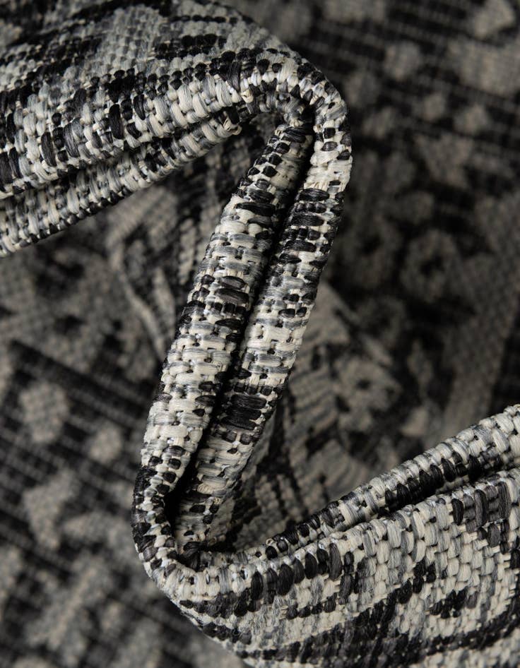 Detail image of 7' 10 x 7' 10 Easy-Clean Traditional Indoor / Outdoor Square Rug