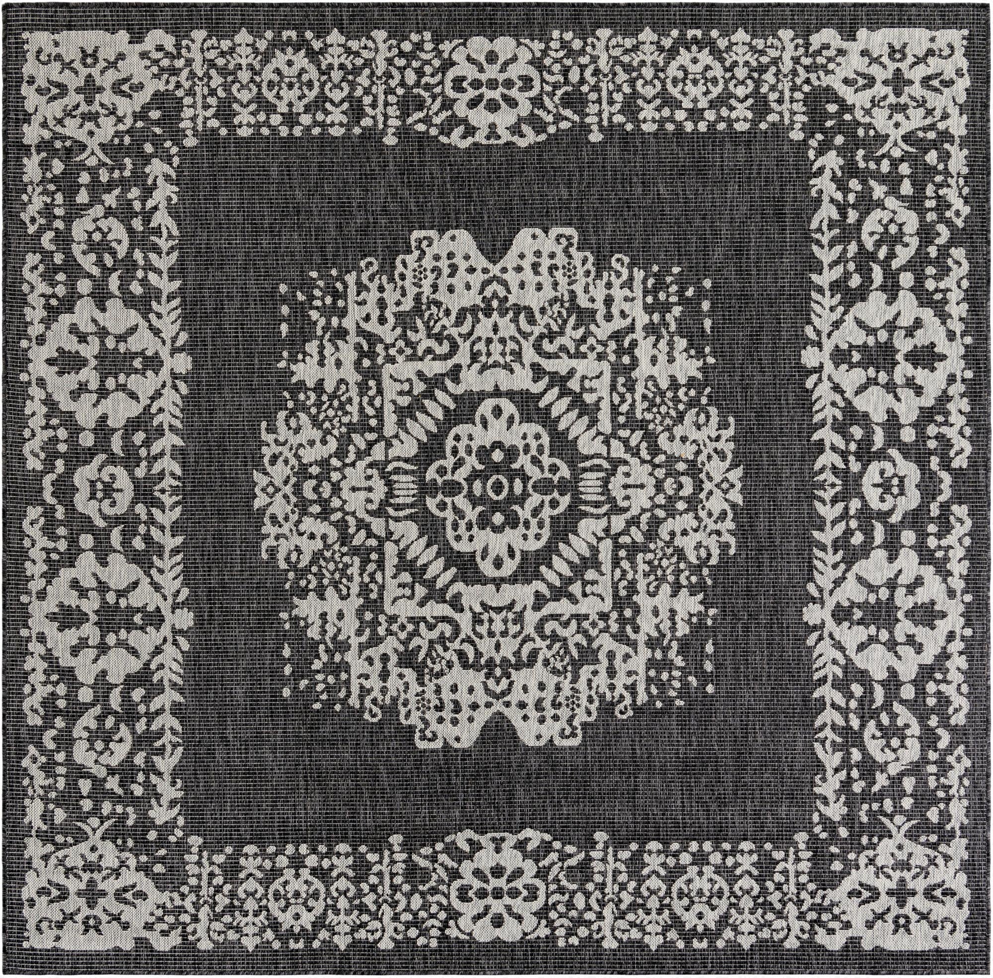 7' 10 x 7' 10  Washable Traditional Indoor / Outdoor Square Rug
