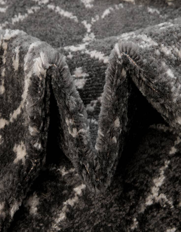 Detail image of 7' 10 x 7' 10 Paxon Trellis Square Rug