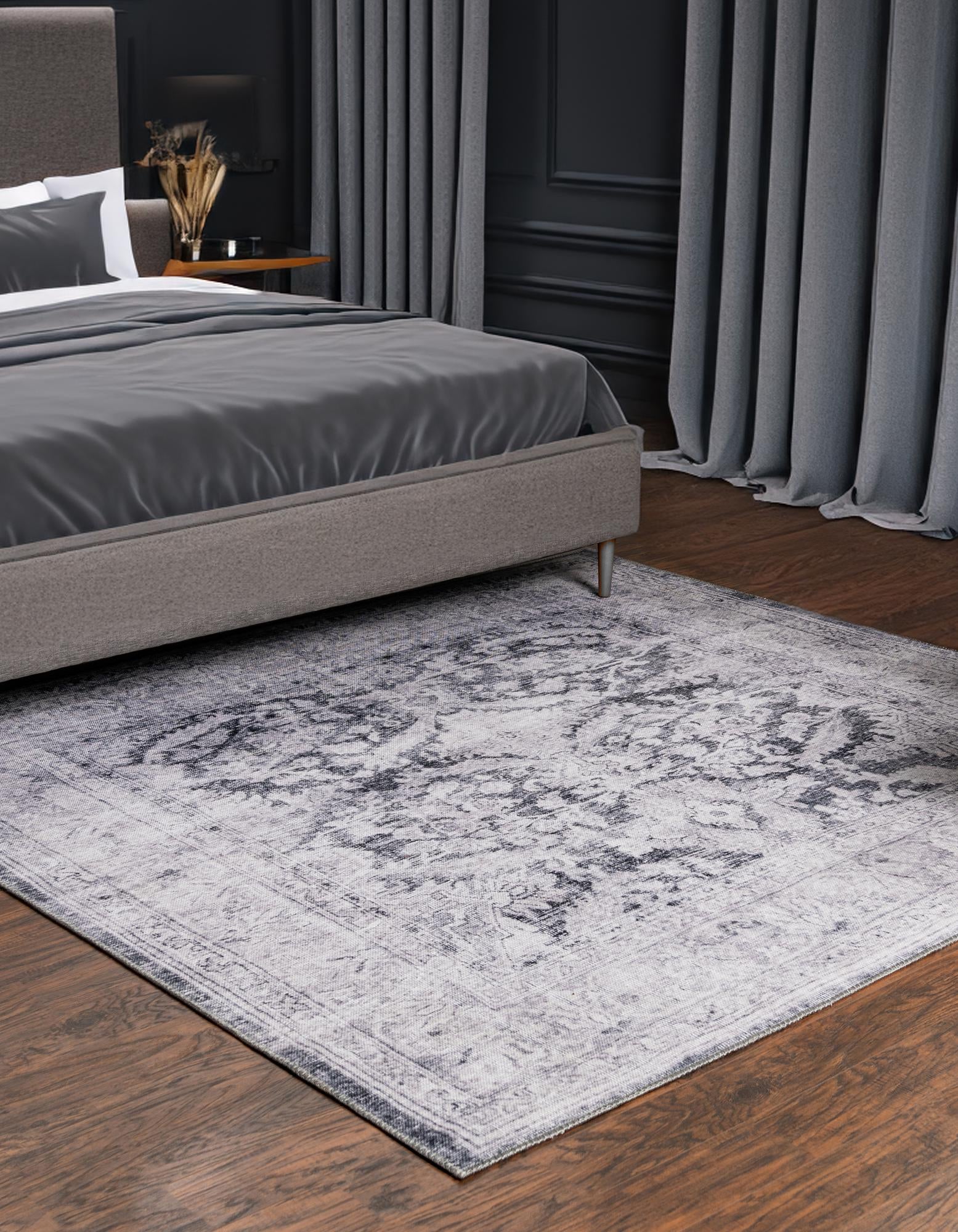 7' 6 x 7' 6 Washable Timeless Square Rug