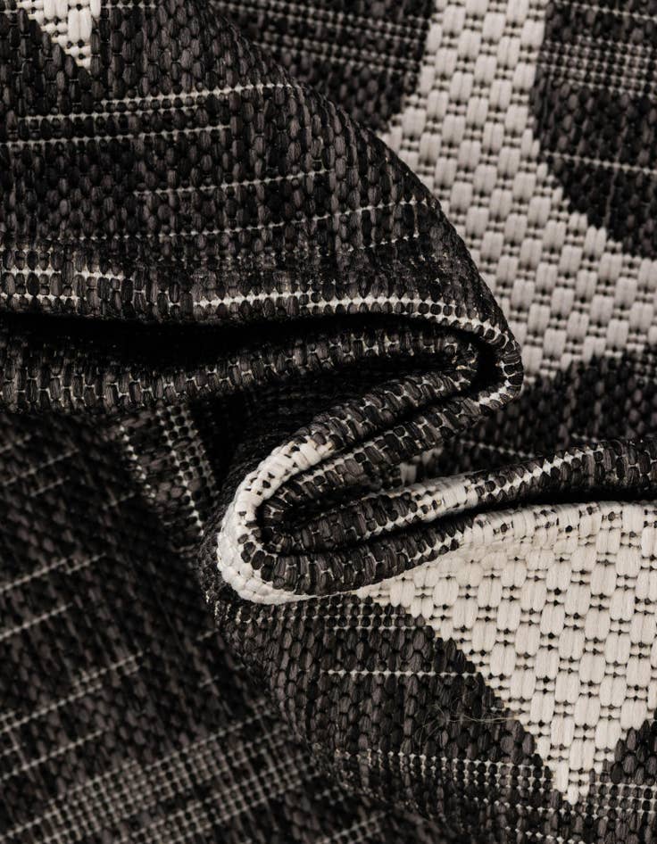 Detail image of 2' 2 x 3' 7 Easy-Clean Coastal Indoor / Outdoor Hearth Rug