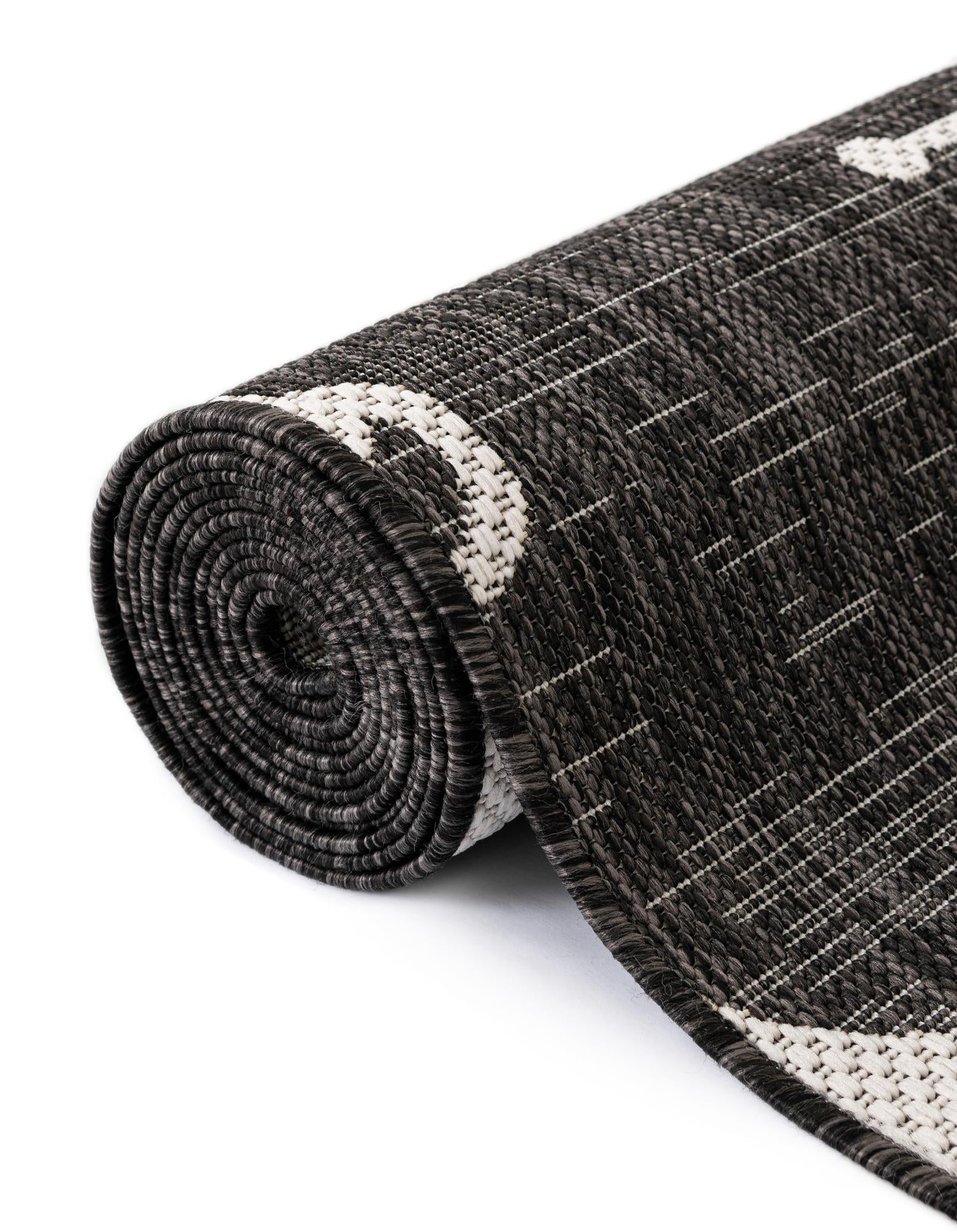 2' 7 x 4' Easy-Clean Coastal Indoor / Outdoor Hearth Rug