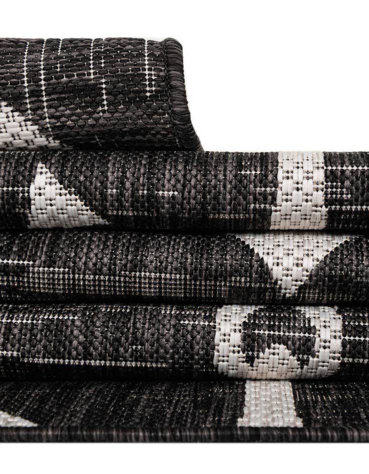 Detail image of 2' 7 x 4' Easy-Clean Coastal Indoor / Outdoor Hearth Rug