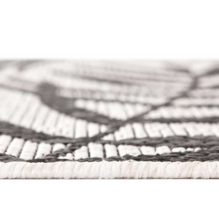 9' x 12' Easy-Clean Botanical Indoor / Outdoor Rug