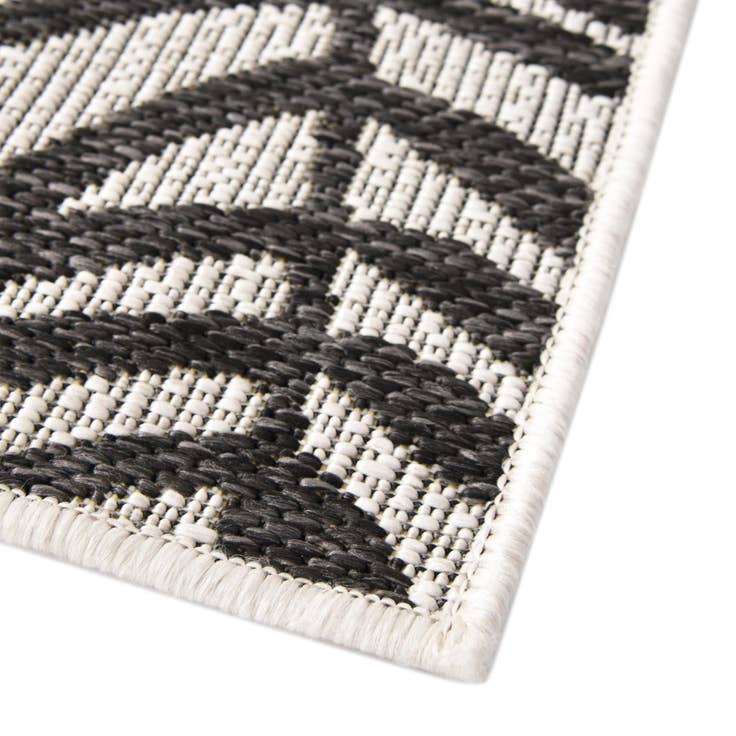 Detail image of 7' 10 x 11' Easy-Clean Botanical Indoor / Outdoor Rug