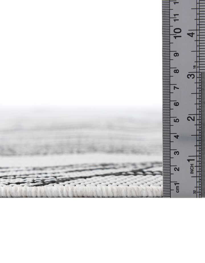 4' x 6' Easy-Clean Botanical Indoor / Outdoor Rug