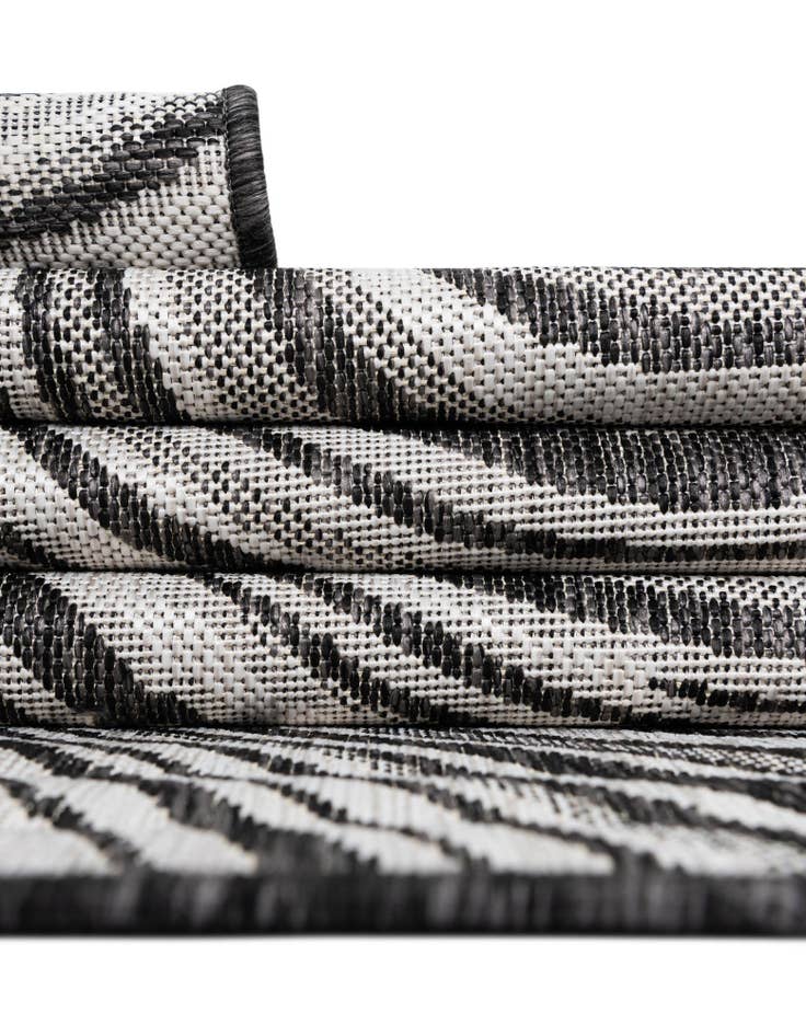 Detail image of 4' x 6' Easy-Clean Modern Indoor / Outdoor Rug