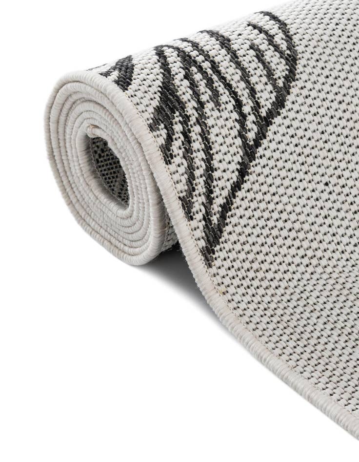 Detail image of 10' 8 x 10' 8 Easy-Clean Botanical Indoor / Outdoor Round Rug