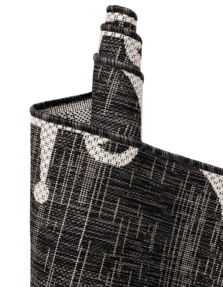 Detail image of 5' 3 x 5' 3  Washable Coastal Indoor / Outdoor Octagon Rug