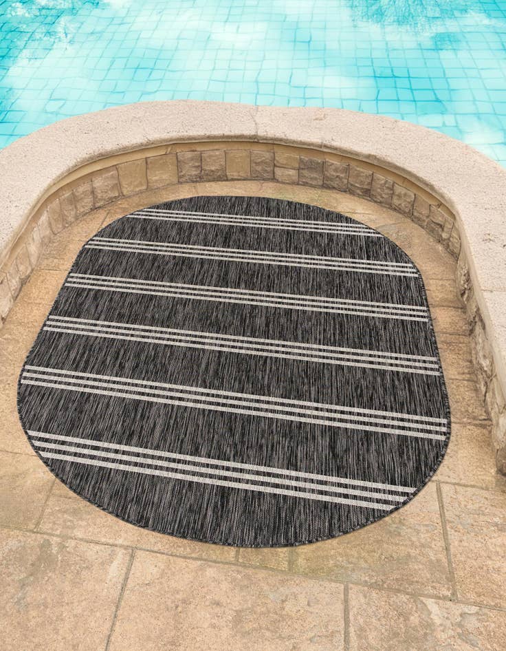 Detail image of 5' 3 x 8' Easy-Clean Jill Zarin Anguilla Indoor / Outdoor Oval Rug