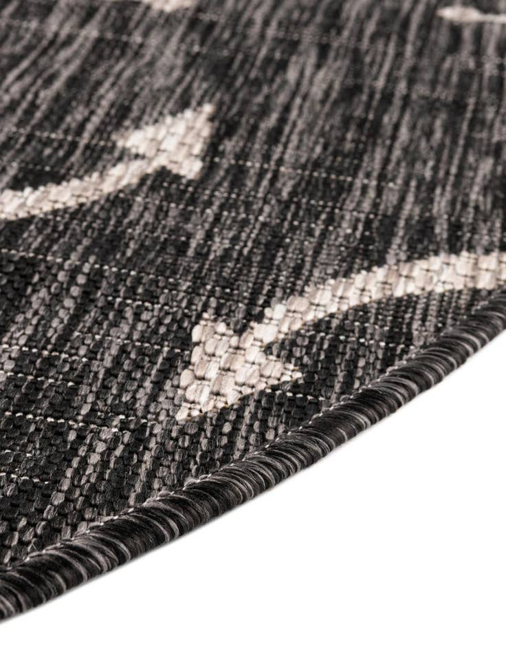 Detail image of 7' 10 x 10' Easy-Clean Coastal Indoor / Outdoor Oval Rug