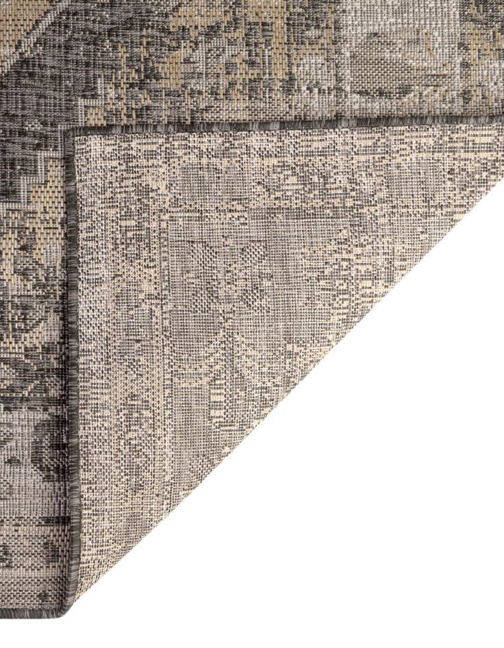 Detail image of 7' 10 x 10' Easy-Clean Traditional Indoor / Outdoor Oval Rug