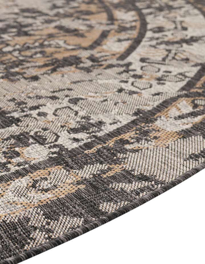 7' 10 x 10' Easy-Clean Traditional Indoor / Outdoor Oval Rug