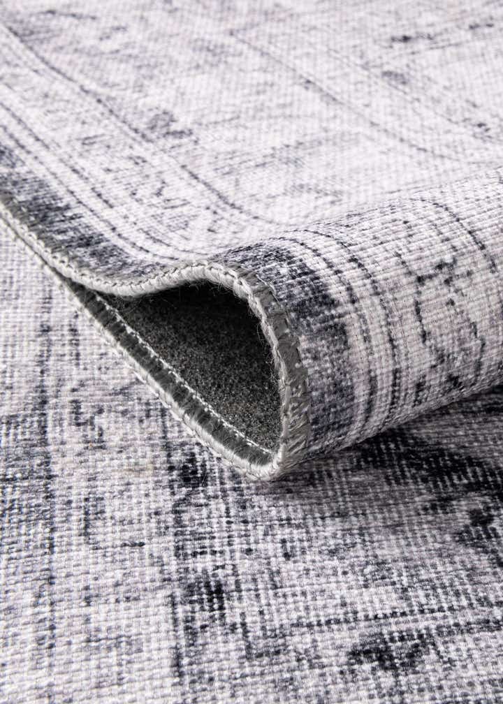 5' x 8' Washable Timeless Oval Rug