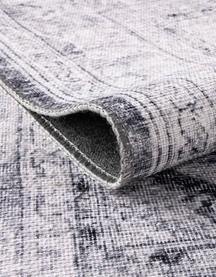 Detail image of 5' x 8' Washable Timeless Oval Rug