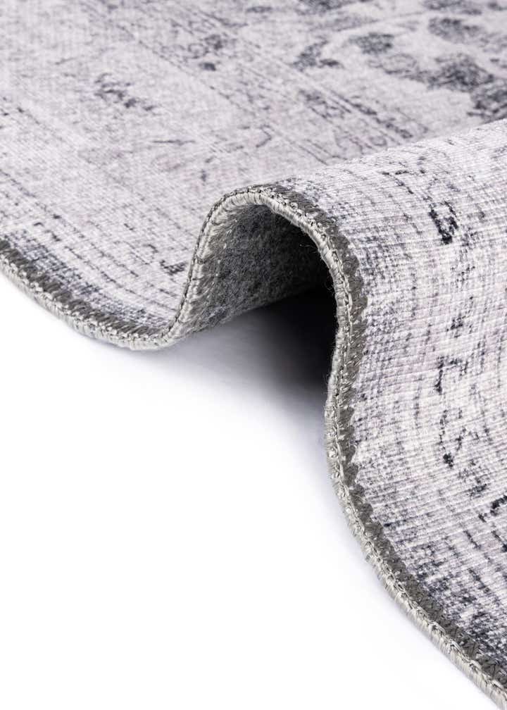 5' x 8' Washable Timeless Oval Rug