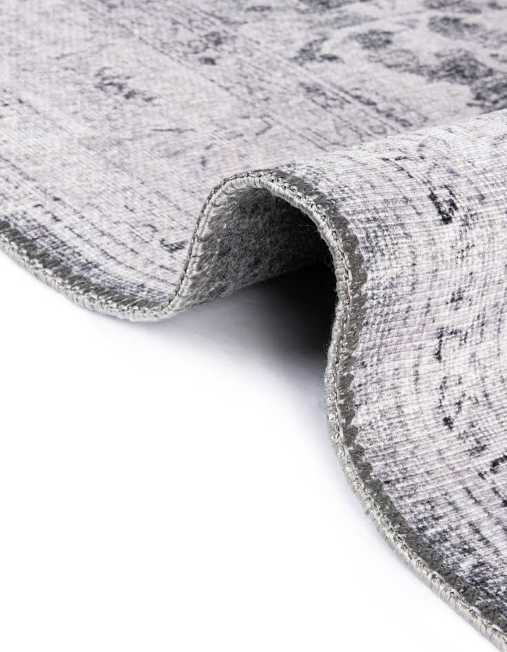 Detail image of 5' x 8' Washable Timeless Oval Rug