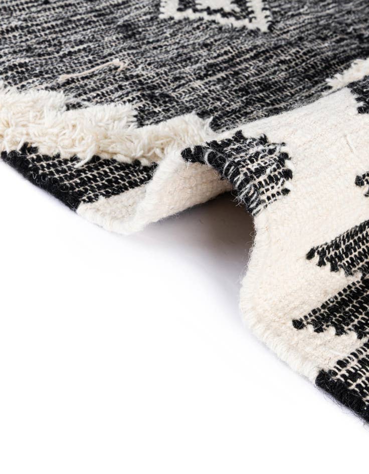 Detail image of 6' 1 x 9'  Hand Woven Arizona Wool Rug