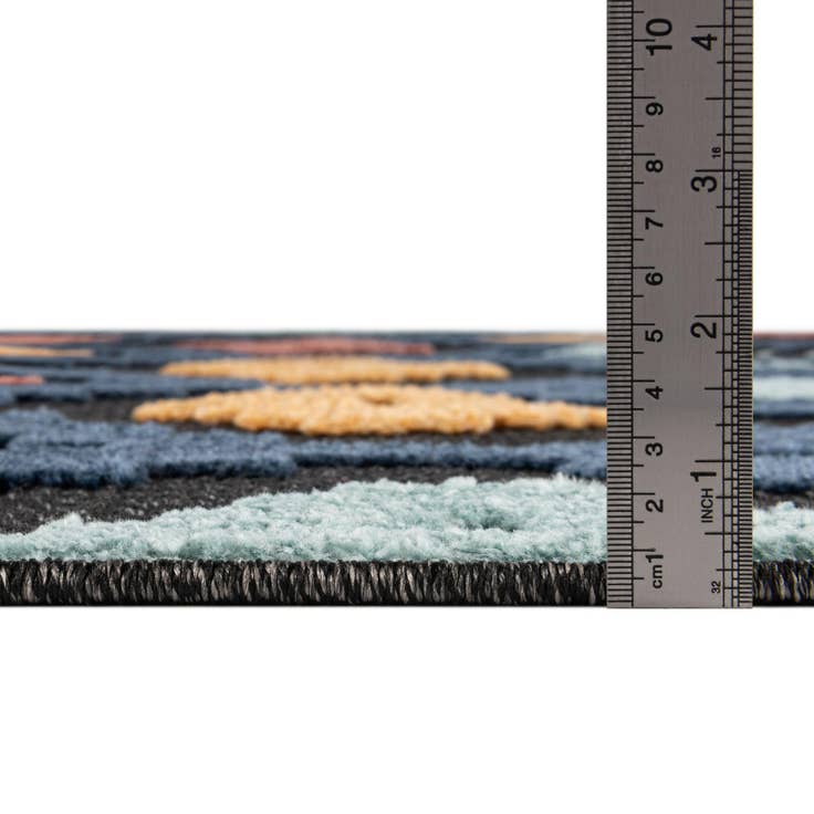 Detail image of 7' 10 x 10' Easy-Clean Belize Indoor / Outdoor Rug