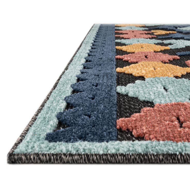 Detail image of 7' 10 x 10' Easy-Clean Belize Indoor / Outdoor Rug