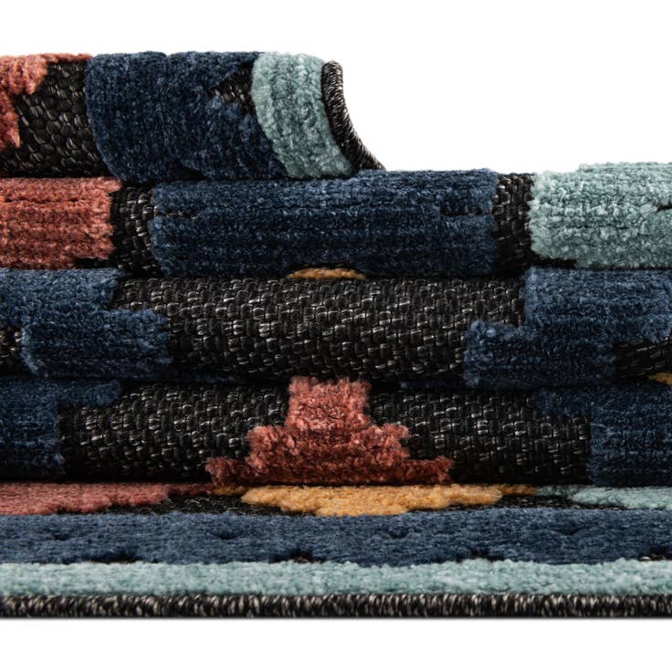 Detail image of 5' 3 x 8' Easy-Clean Belize Indoor / Outdoor Rug