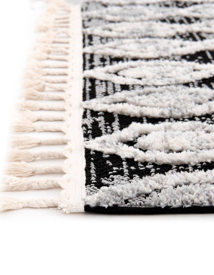 Detail image of 6' x 9' Cherokee Rug
