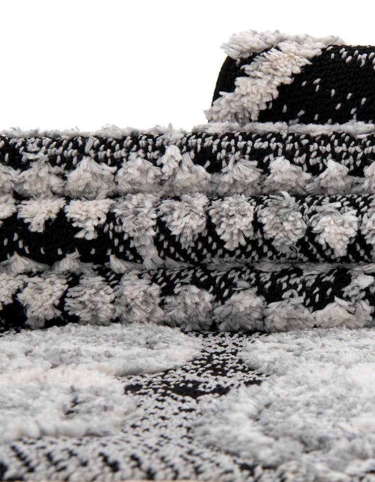 Detail image of 6' x 9' Cherokee Rug