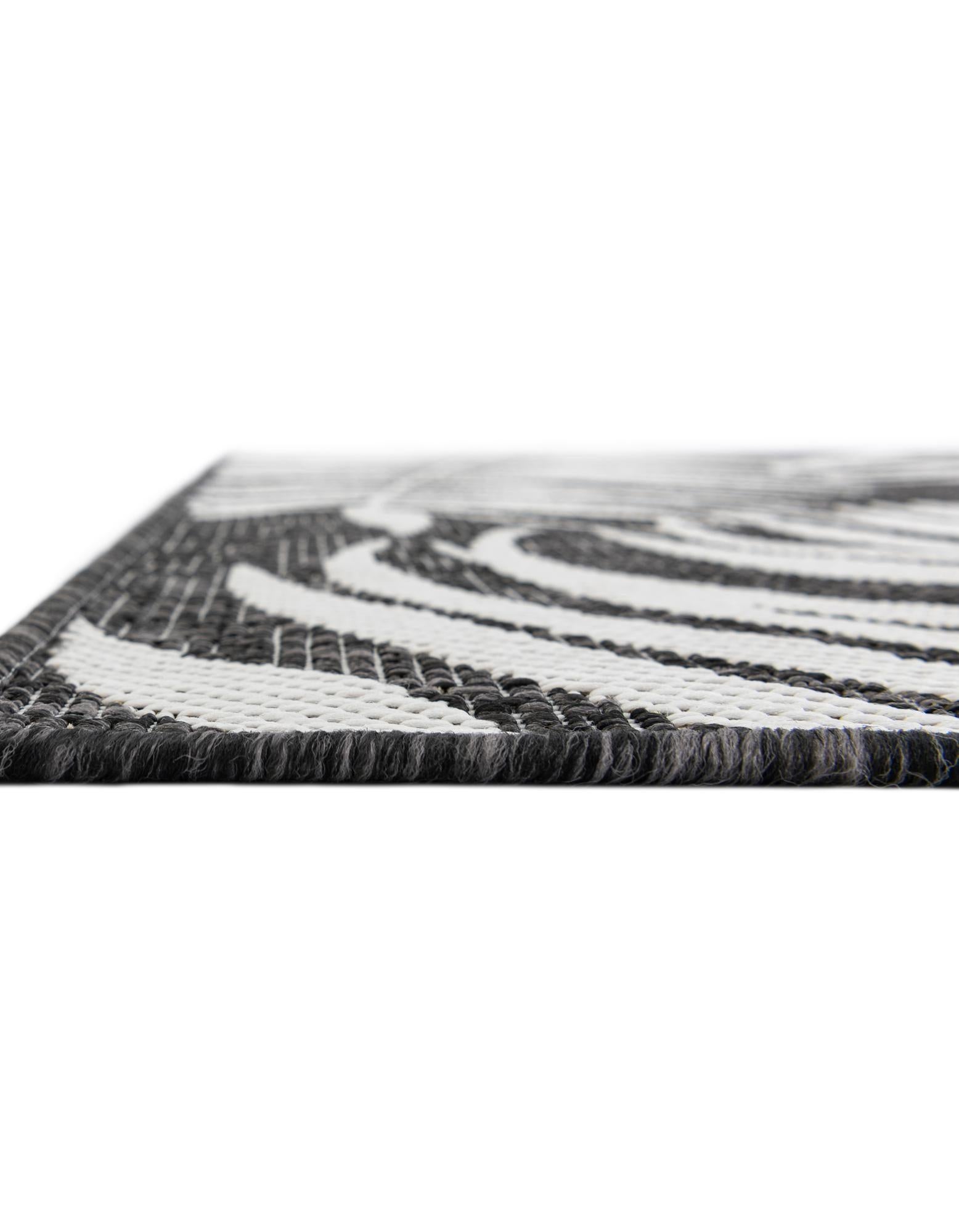 6' x 9' Easy-Clean Botanical Indoor / Outdoor Rug