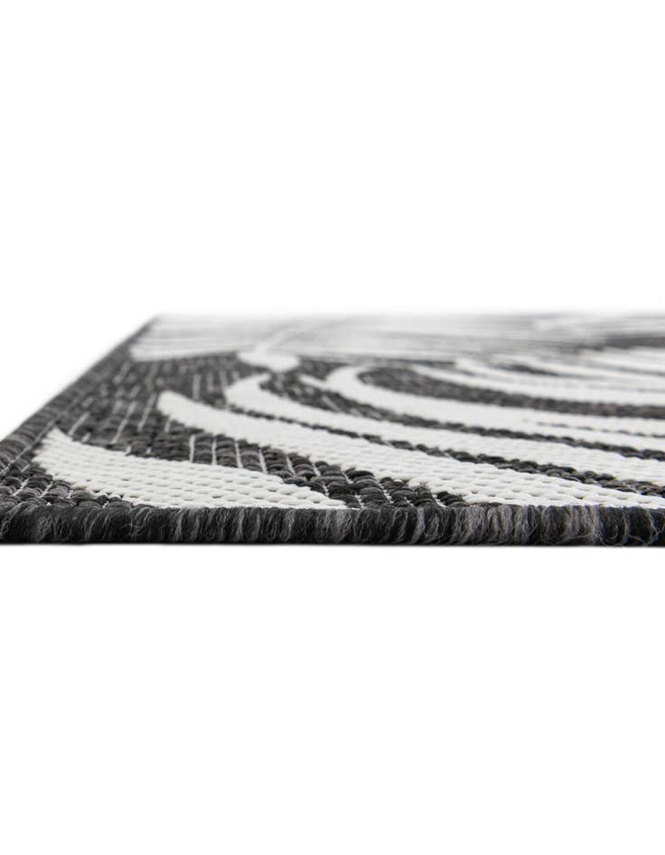 Detail image of 9' x 12'  Washable Botanical Indoor / Outdoor Rug