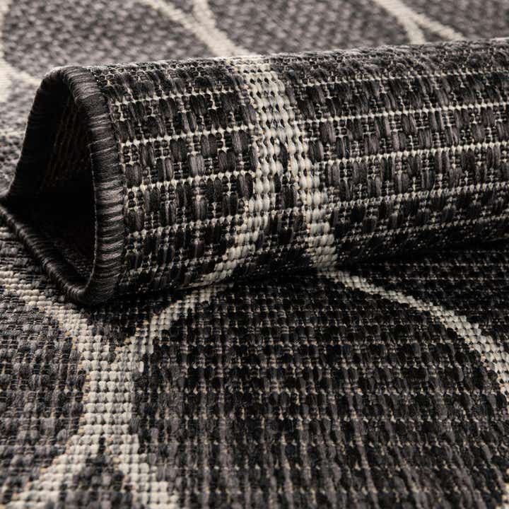 4' x 6' Easy-Clean Lattice Indoor / Outdoor Rug