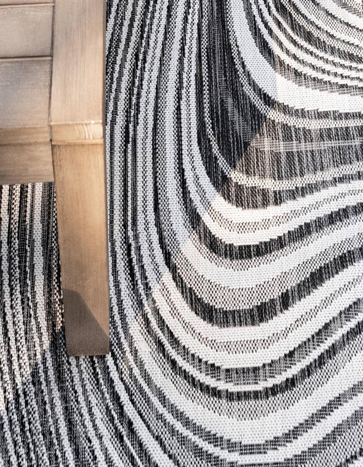 Detail image of 7' 10 x 11'  Washable Modern Indoor / Outdoor Rug