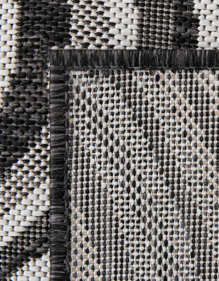 6' x 9' Easy-Clean Modern Indoor / Outdoor Rug