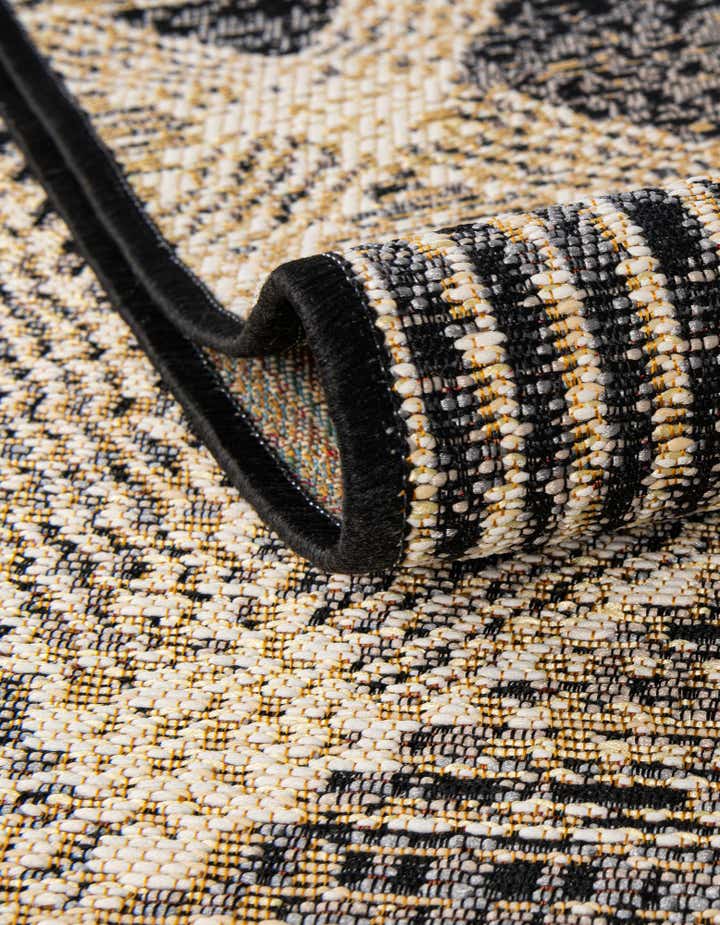 7' 10 x 11' Easy-Clean Modern Indoor / Outdoor Rug