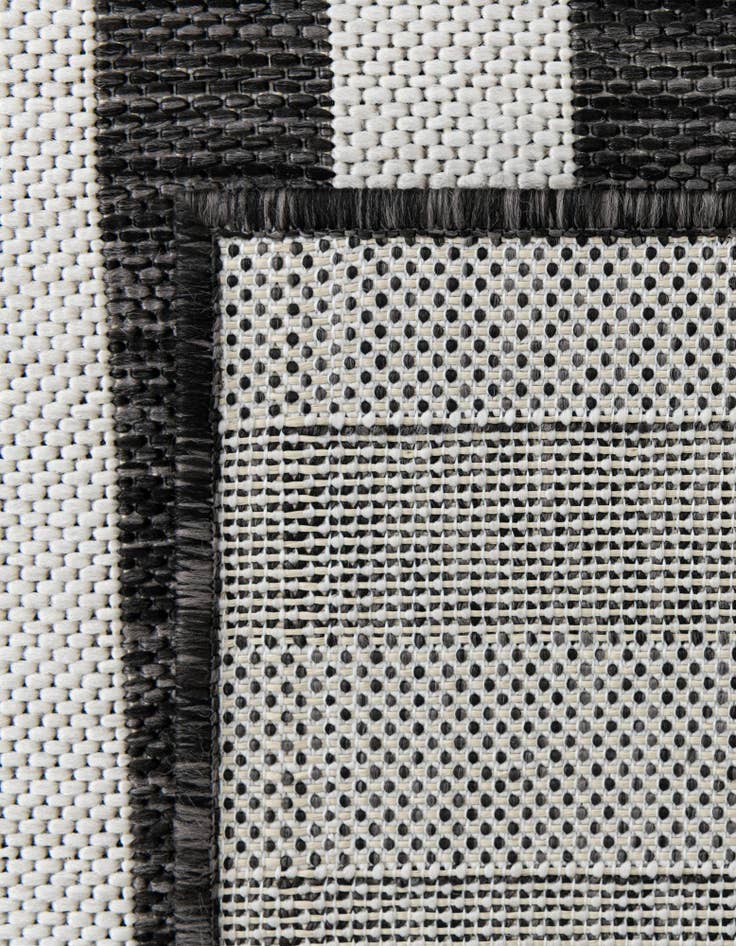 Detail image of 6' x 9' Washable Ribbon Indoor / Outdoor Rug