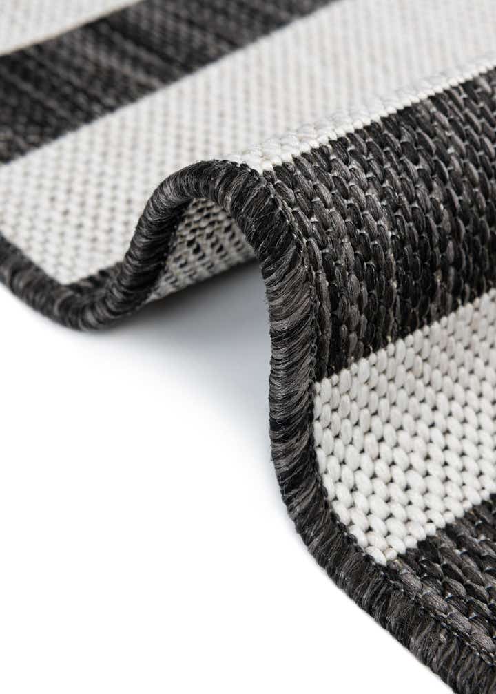 9' x 12' Easy-Clean Ribbon Indoor / Outdoor Rug