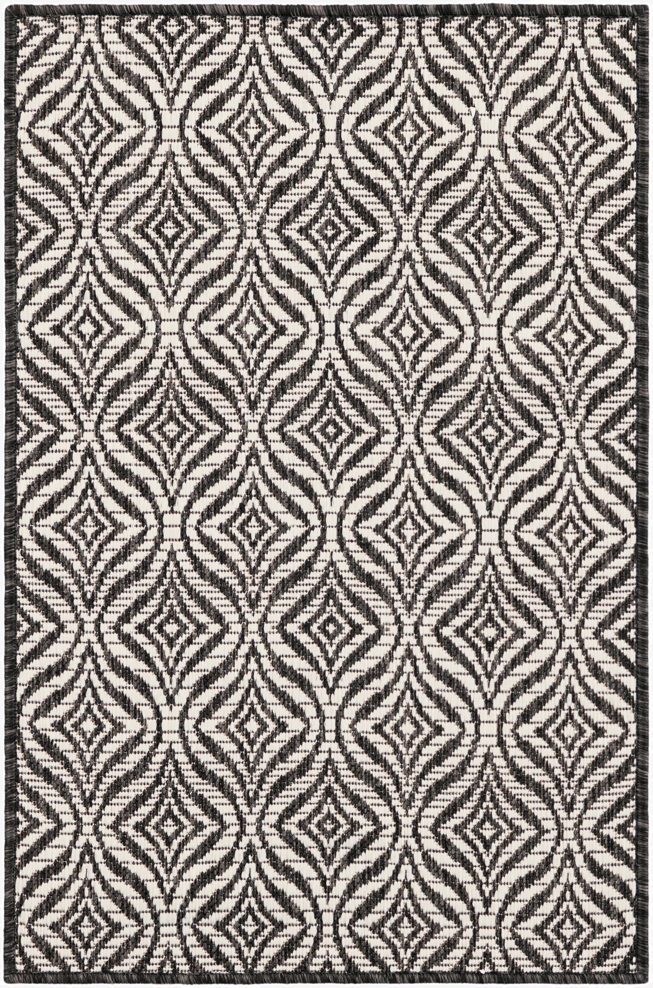2' x 3'  Washable Trellis Indoor / Outdoor Rug