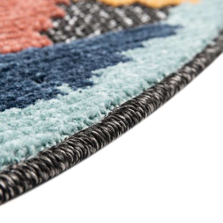 3' 3 x 3' 3 Easy-Clean Belize Indoor / Outdoor Round Rug