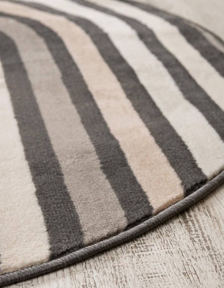 Detail image of 5' 3 x 5' 3 Charlotte Round Rug