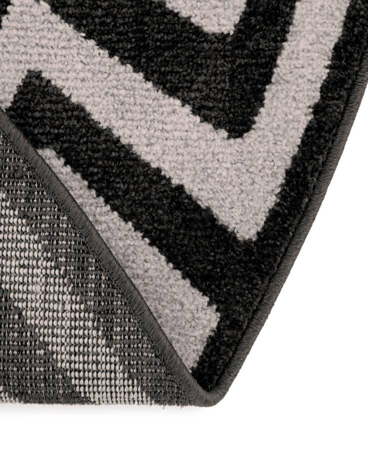 Detail image of 6' x 6' Hera Round Rug