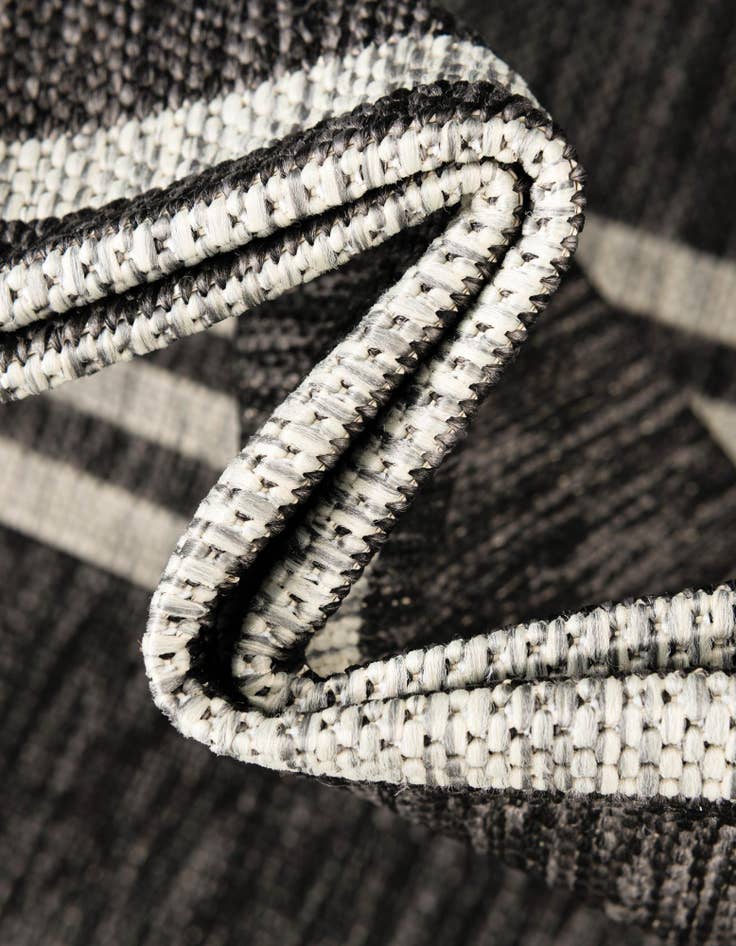 Detail image of 12' x 12' Easy-Clean Jill Zarin Anguilla Indoor / Outdoor Round Rug