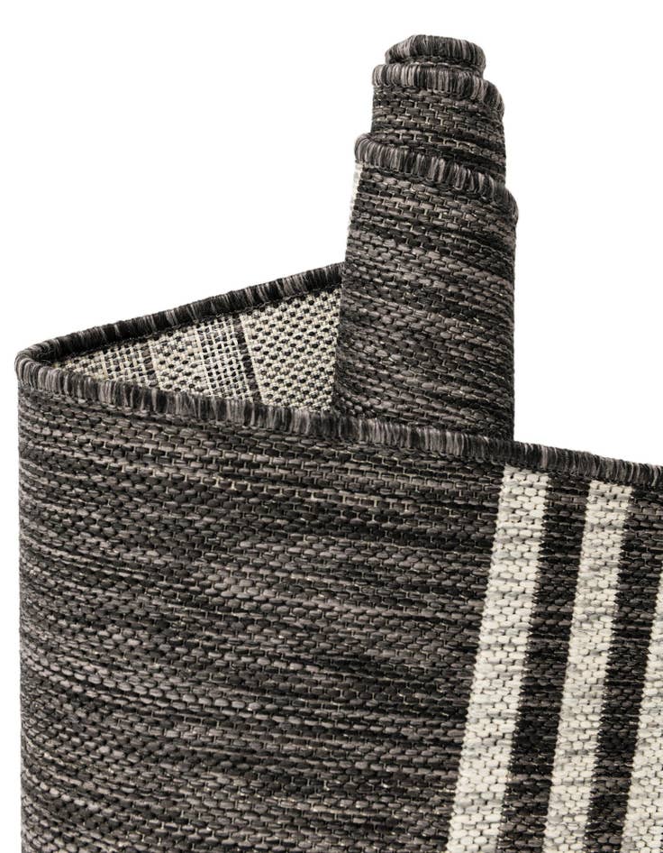 Detail image of 12' x 12' Easy-Clean Jill Zarin Anguilla Indoor / Outdoor Round Rug