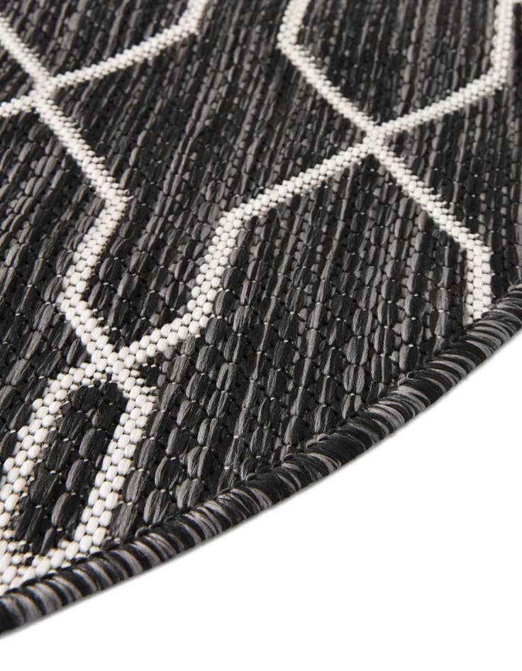 Detail image of 4' x 4' Washable Lattice Indoor / Outdoor Round Rug