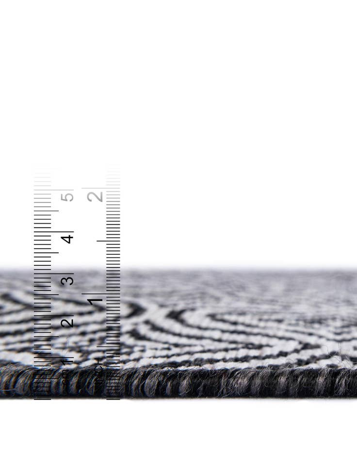 Detail image of 5' 3 x 5' 3 Washable Lattice Indoor / Outdoor Round Rug