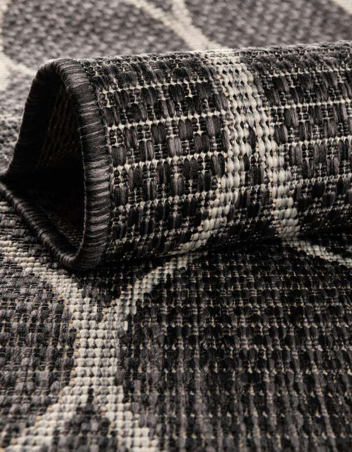 4' x 4' Easy-Clean Lattice Indoor / Outdoor Round Rug