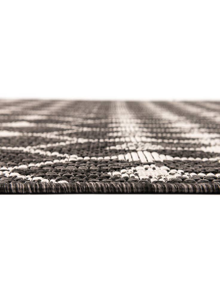 Detail image of 3' x 3' Washable Lattice Indoor / Outdoor Round Rug