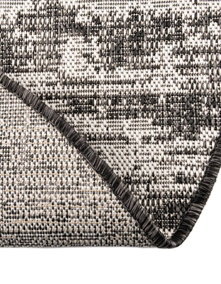 Detail image of 4' x 4' Easy-Clean Modern Indoor / Outdoor Round Rug