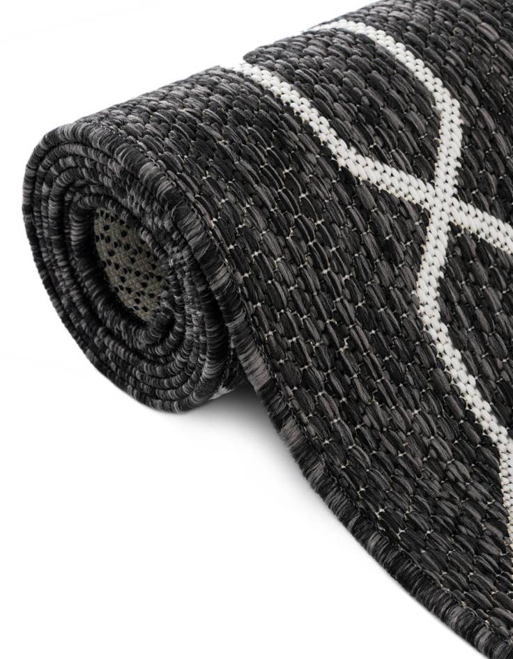 Detail image of 4' x 4'  Washable Trellis Indoor / Outdoor Round Rug