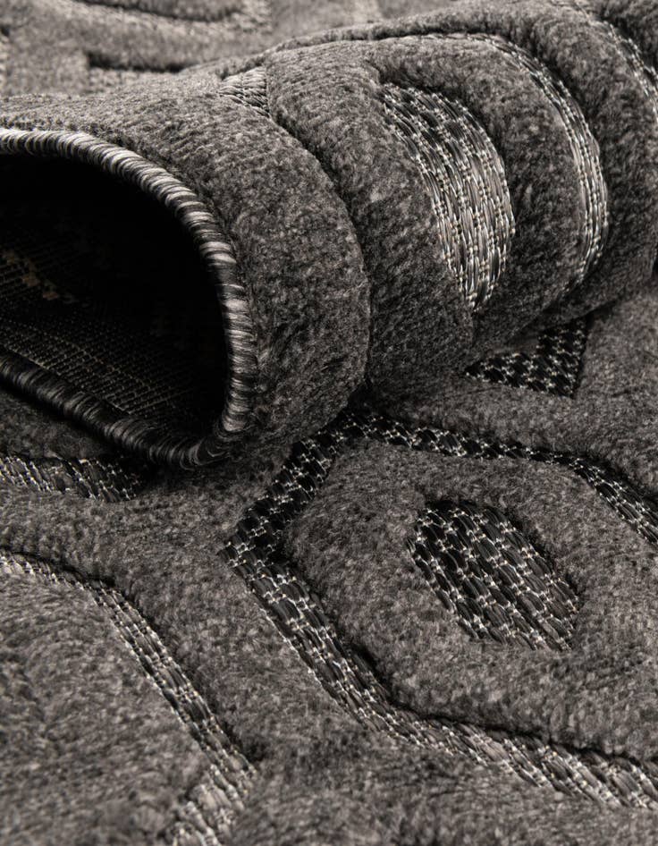 Detail image of 5' 3 x 5' 3 Easy-Clean Trellis Textured Indoor / Outdoor Round Rug