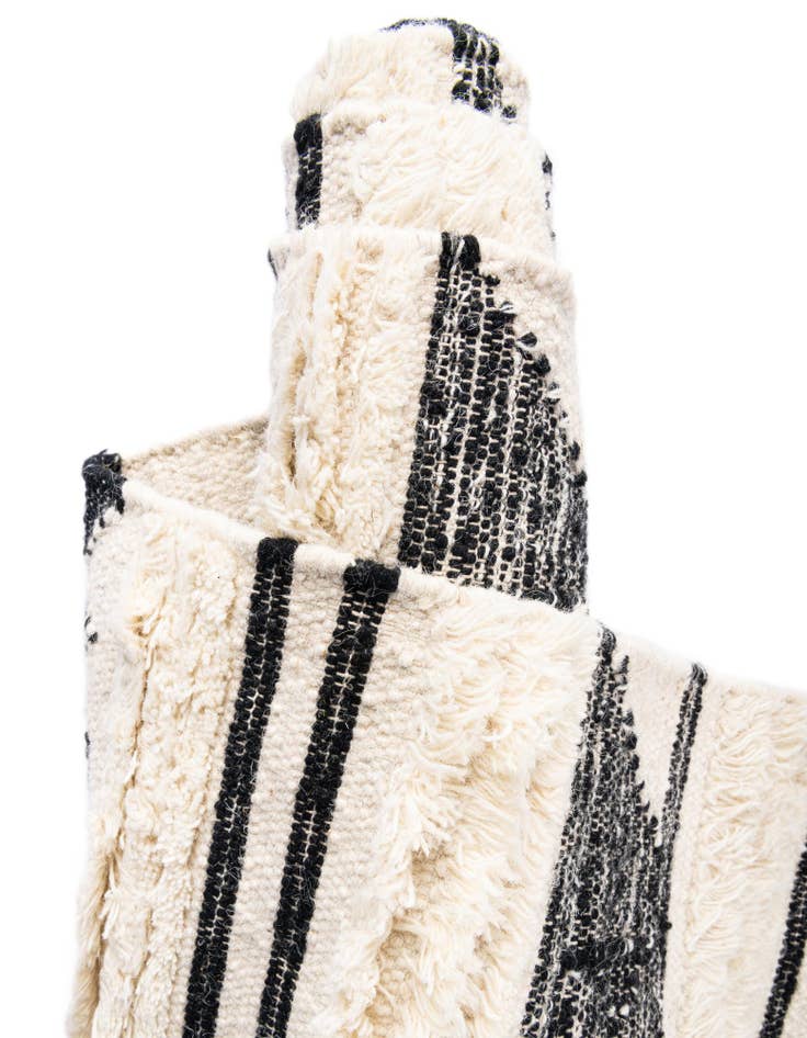 Detail image of 2' 2 x 6' 1 Hand Woven Arizona Wool Runner Rug
