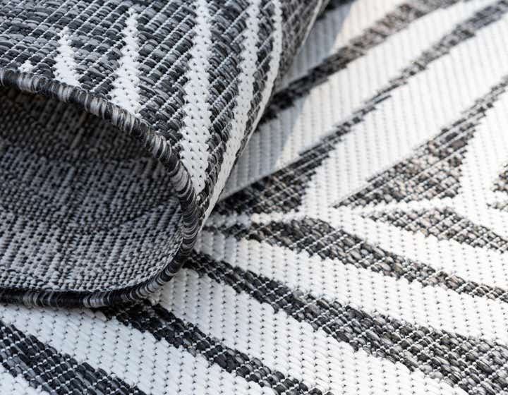 2' 7 x 10' Easy-Clean Botanical Indoor / Outdoor Runner Rug